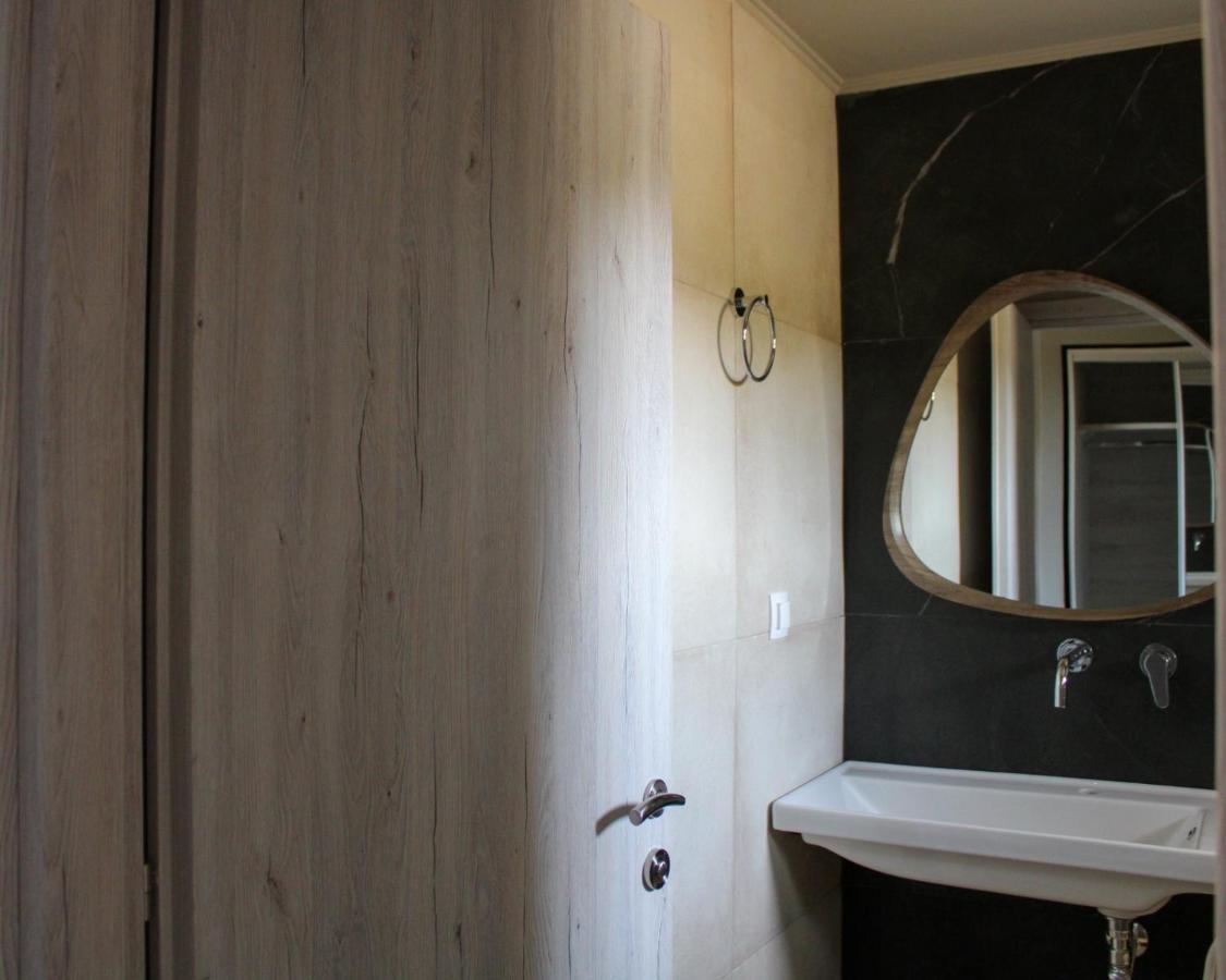 Agali Supreme Hospitality And Comfort Afytos Esterno foto
